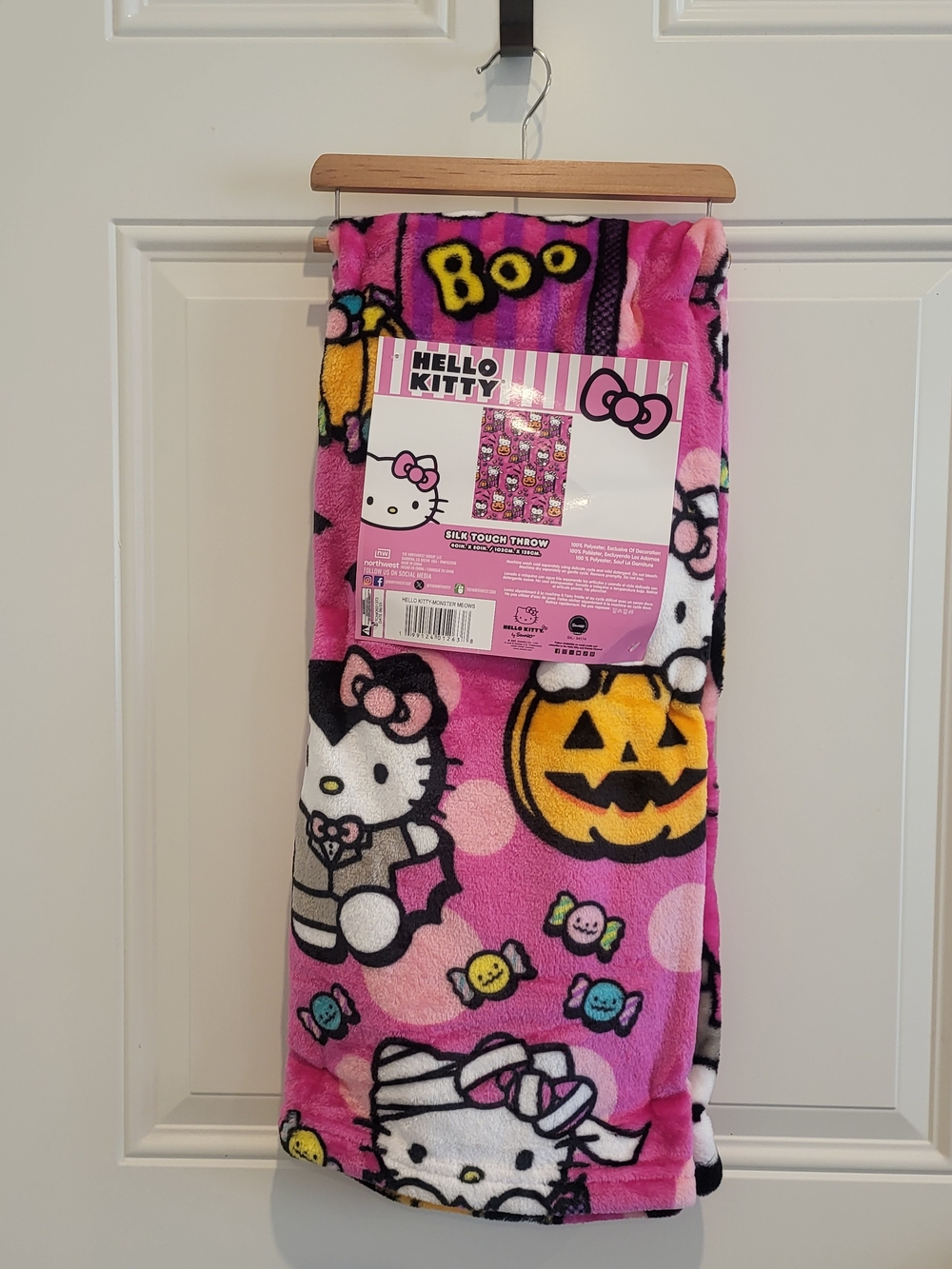 Hello Kitty Silk Touch Halloween Throw Blanket Pink 40 x 50 in NWT